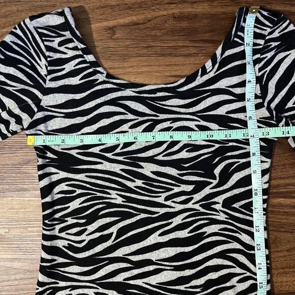 DG Zebra Print Midi Dress Black/White Junior Womens Size Medium Flowy Loose Fit - Picture 3 of 7